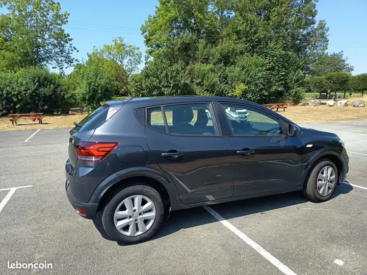 Dacia Sandero 2023 photo 2