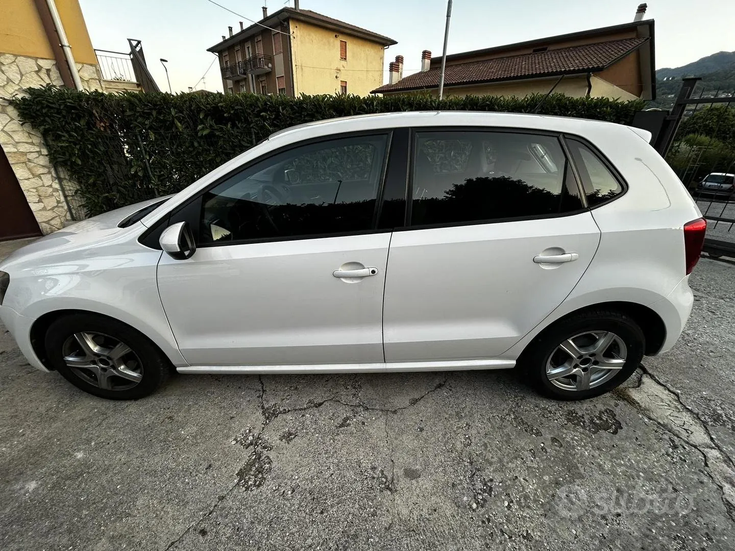 Volkswagen Polo 2013 photo 2