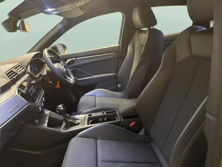 Audi Q3 2022 photo 4