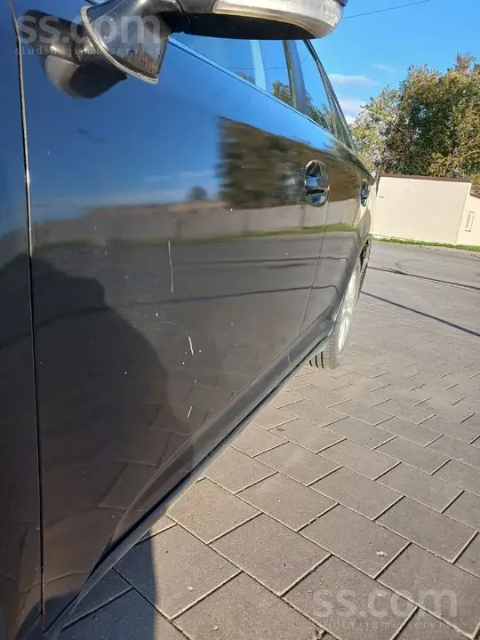 Toyota Avensis 2010 photo 3