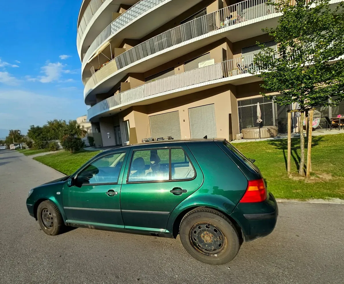 Volkswagen Golf 2001 photo 2