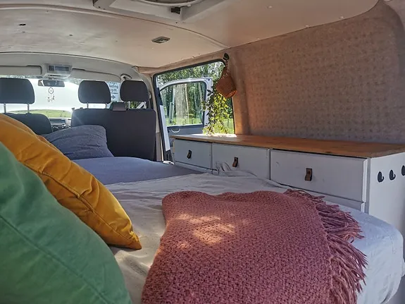 Volkswagen Transporter 2011 photo 2