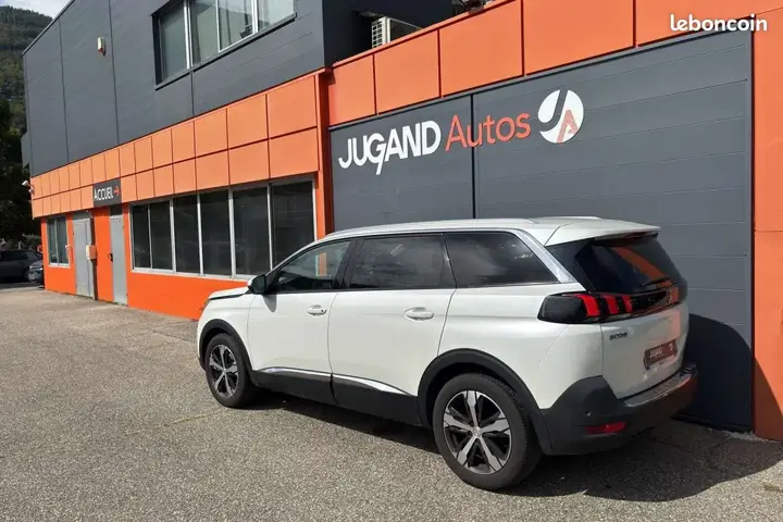 Peugeot 5008 2017 photo 2