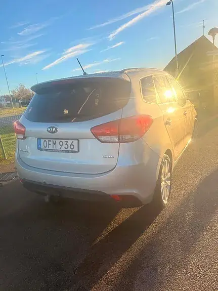 Kia Carens 2016 photo 3