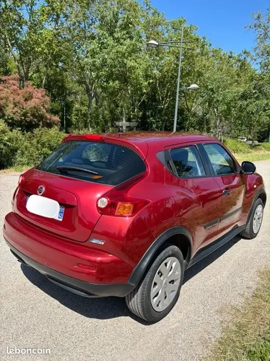 Nissan Juke 2011 photo 2