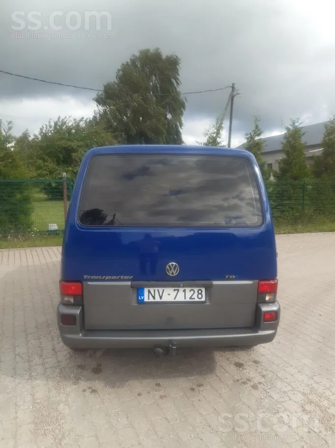 Volkswagen T4 2002 photo 2