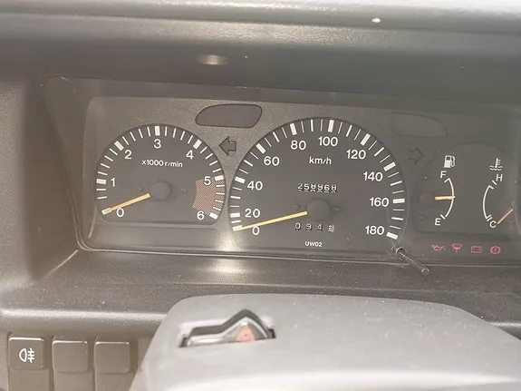 Mazda B2500 1997 photo 4