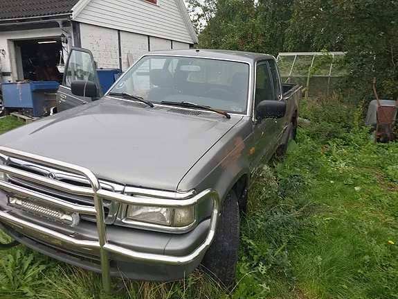 Mazda B2500 1997 photo 2