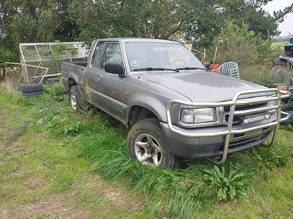 Mazda B2500