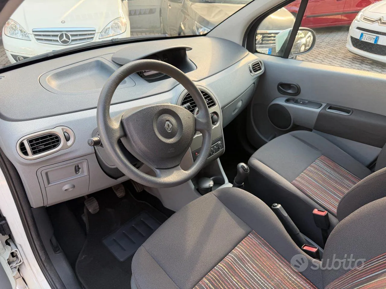 Renault Modus 2010 photo 2