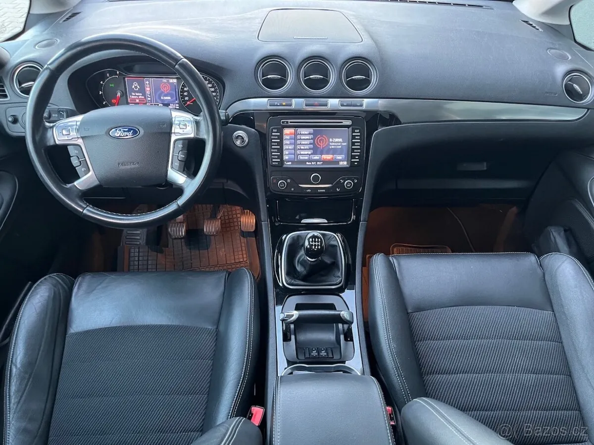 Ford Galaxy 2015 photo 3