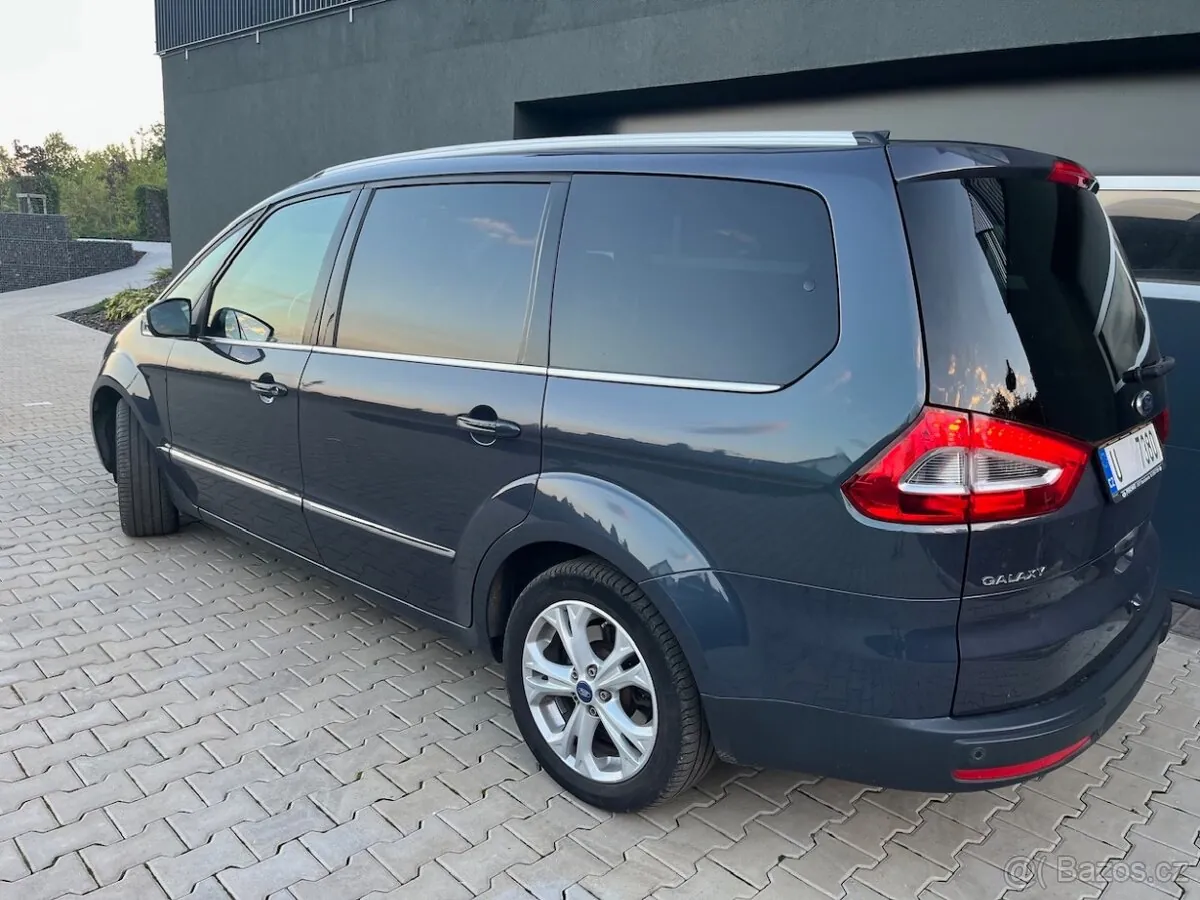 Ford Galaxy 2015 photo 2