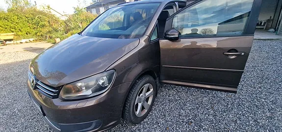 Volkswagen Touran 2012 photo 4