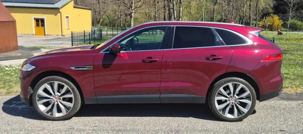 Jaguar F-Pace 2017 photo 3