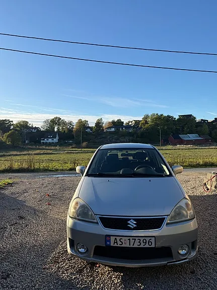 Suzuki Liana