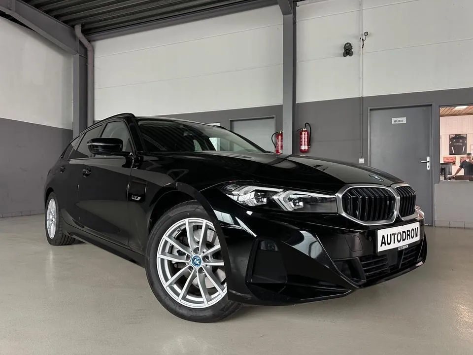 BMW 330E