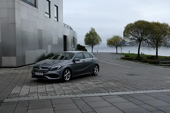 Mercedes-Benz A 180 2018 photo 2