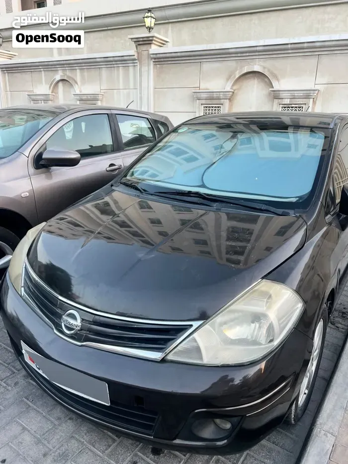 Nissan Tiida 2012 photo 2