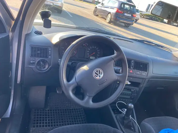 Volkswagen Golf 2002 photo 2