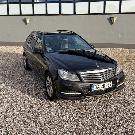 Mercedes-Benz C220 2012 photo 2