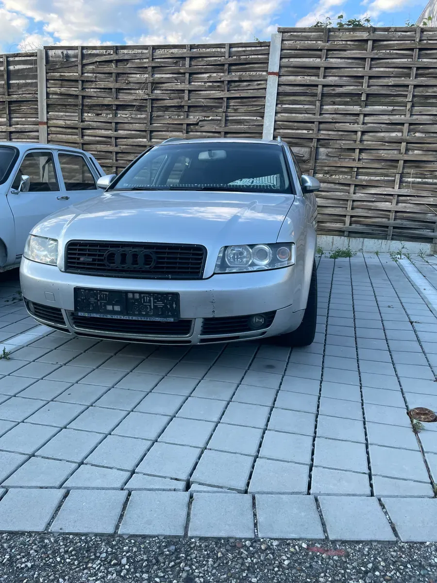 Audi A4 2005 photo 2