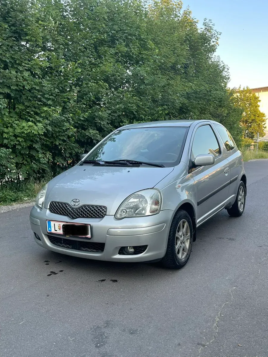 Toyota Yaris 2005 photo 2