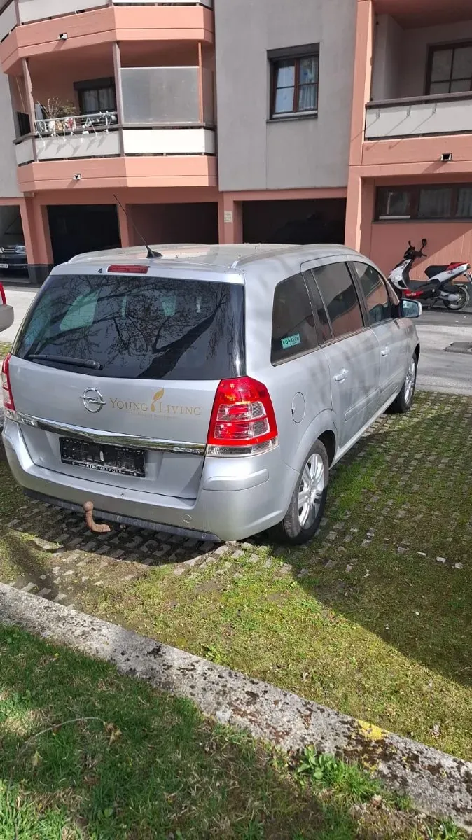 Opel Zafira 2013 photo 3
