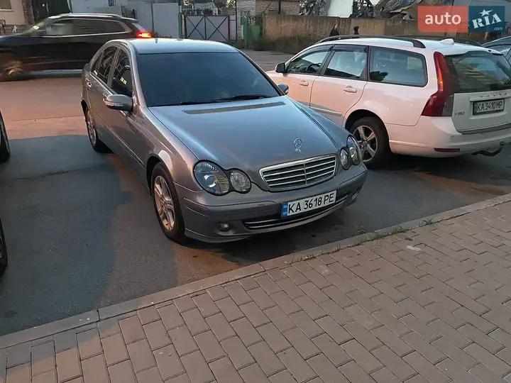 Mercedes-Benz C-Class 2005 photo 4