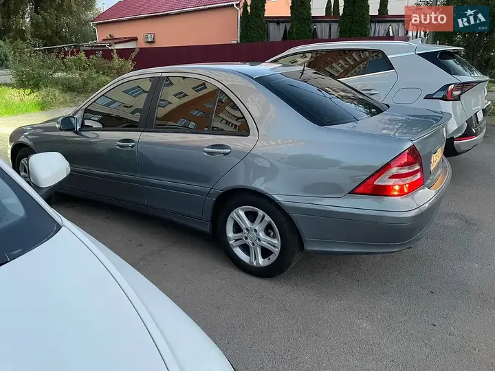 Mercedes-Benz C-Class 2005 photo 5