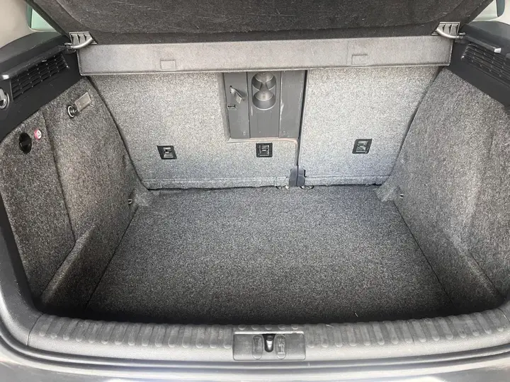 Volkswagen Tiguan 2011 photo 2