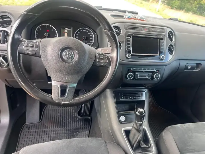 Volkswagen Tiguan 2011 photo 3