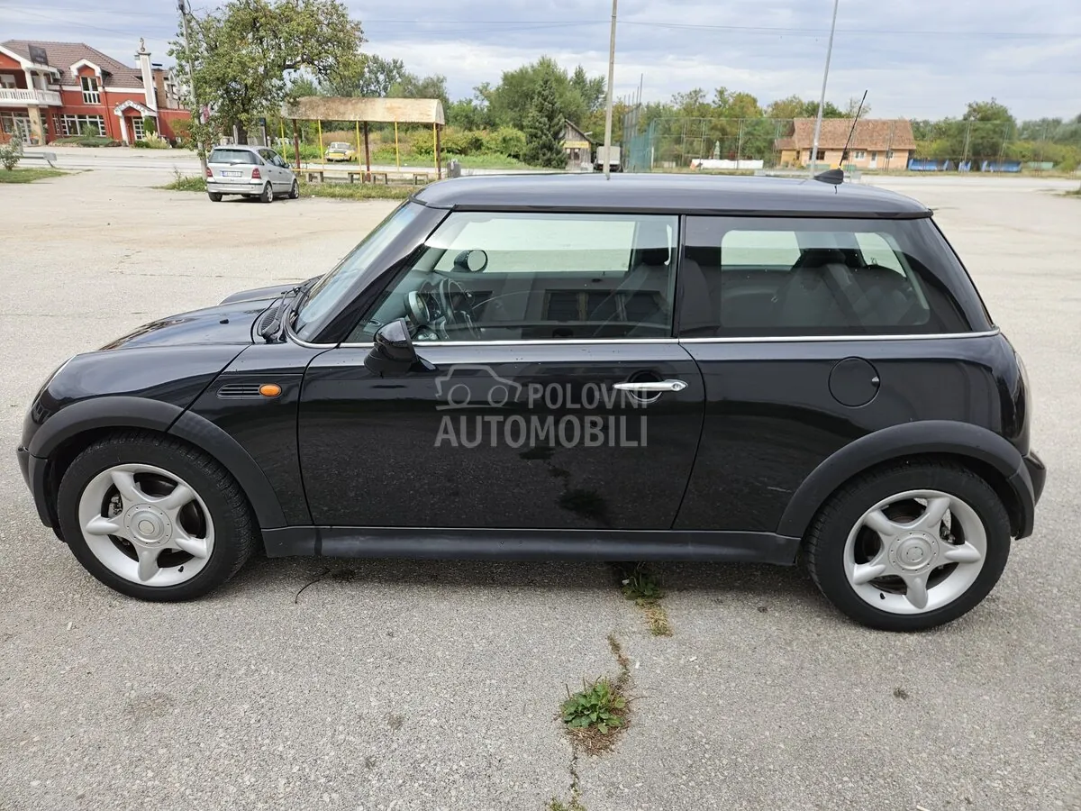 Mini One 2003 photo 2