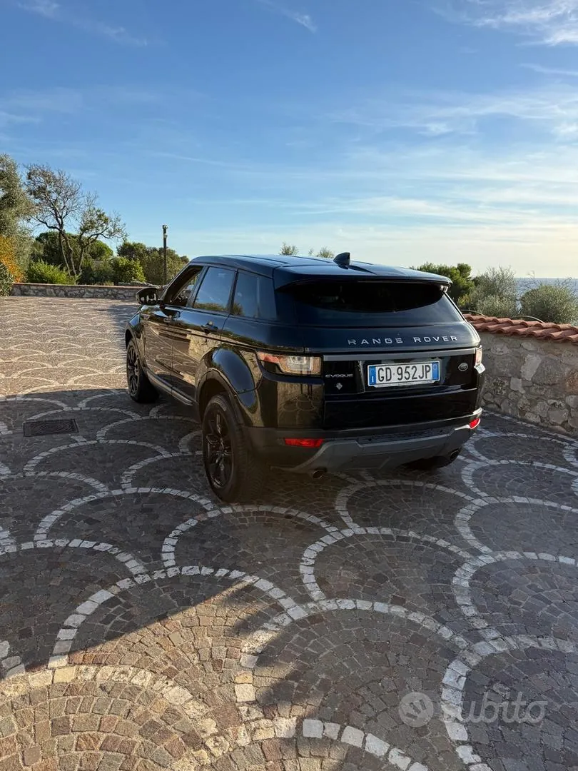 Land Rover Range Rover Evoque 2019 photo 2