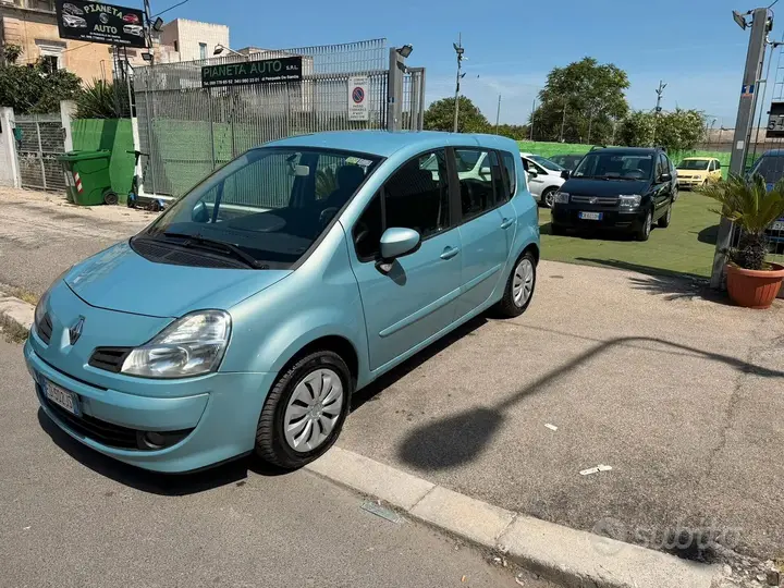 Renault Modus 2010 photo 2