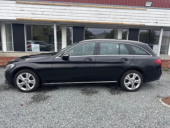 Mercedes-Benz C220 2014 photo 2