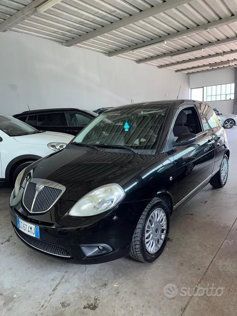 Lancia Ypsilon