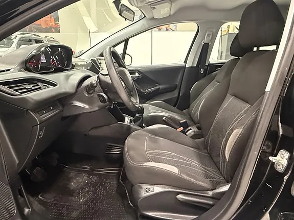 Peugeot 208 2015 photo 5