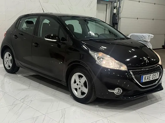 Peugeot 208 2015 photo 3