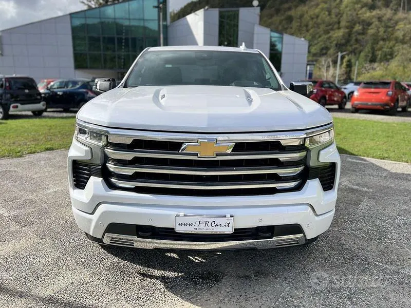 Chevrolet Silverado 2023 photo 2