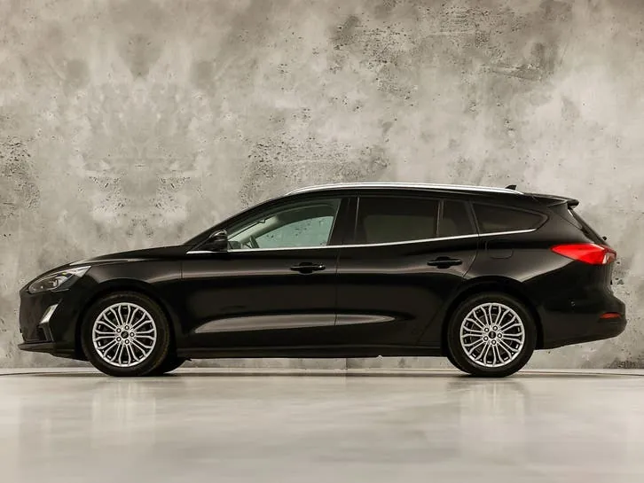 Ford Focus 2019 photo 2