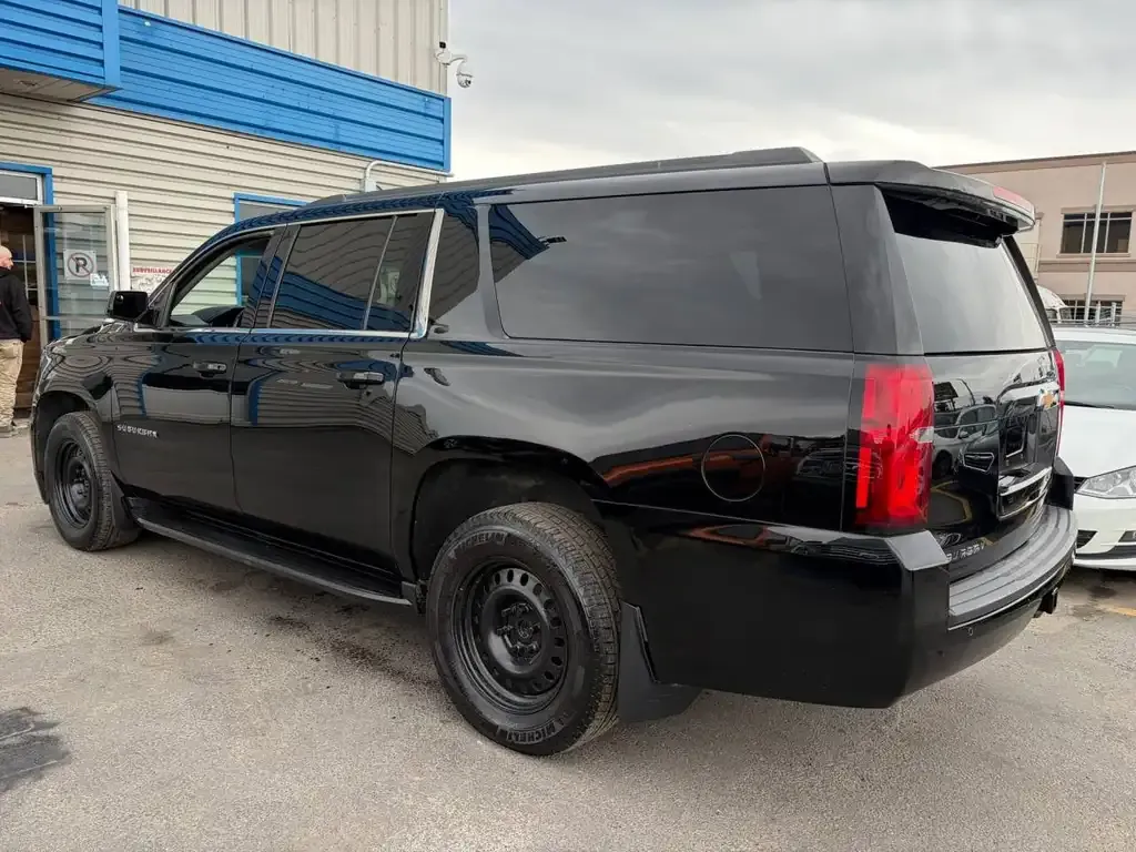 Chevrolet Suburban 2017 photo 5