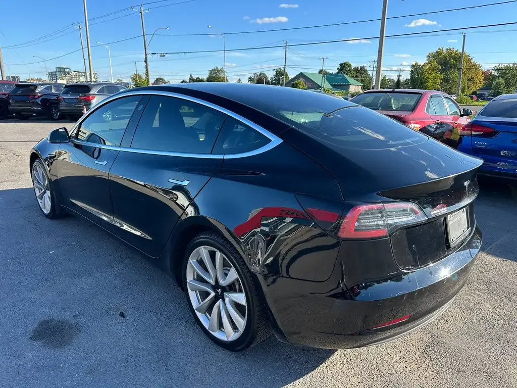 Tesla Model 3 2020 photo 3