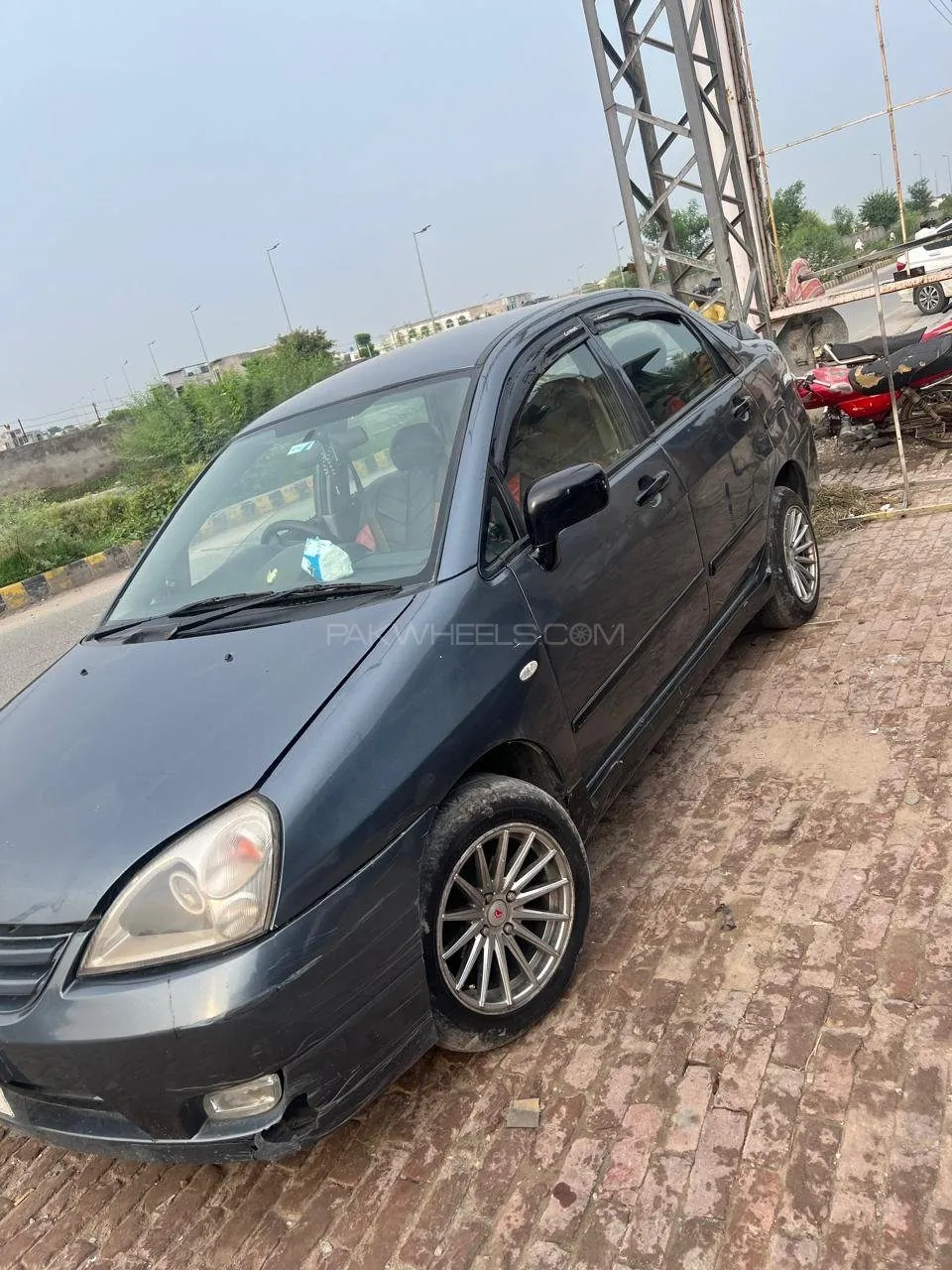 Suzuki Liana