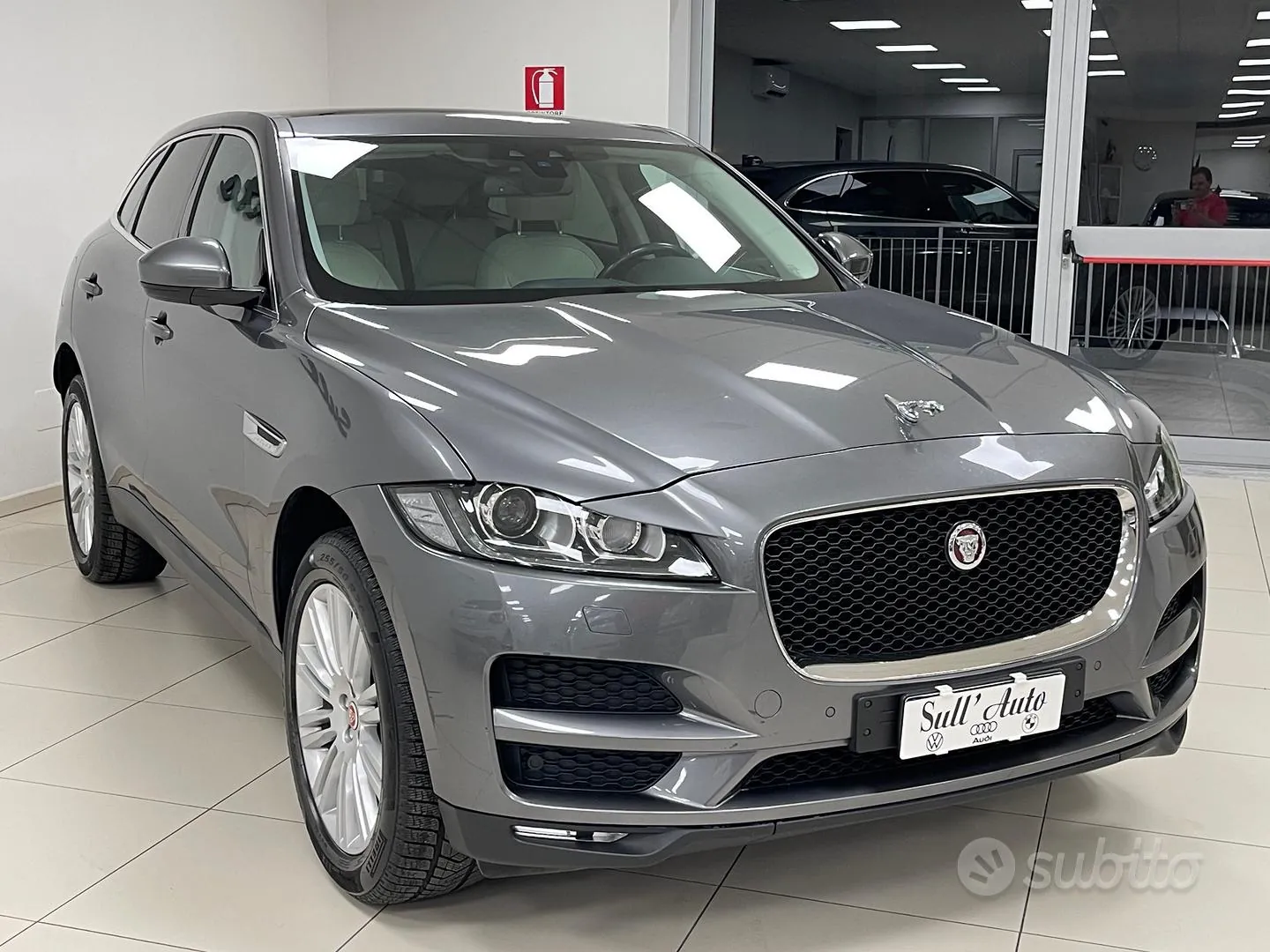 Jaguar F-Pace 2017 photo 3