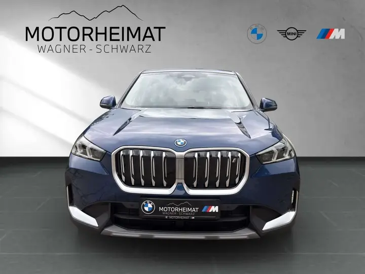 BMW Ix1 2023 photo 3