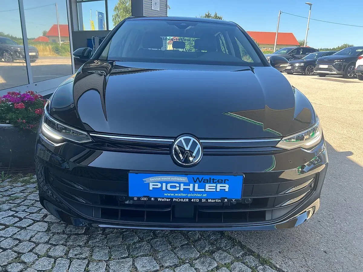 Volkswagen Golf 2025 photo 2