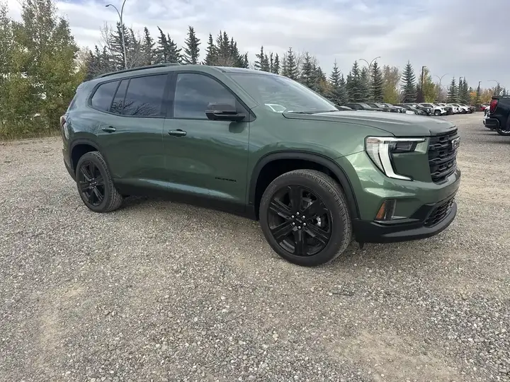 GMC Acadia 2027 photo 2