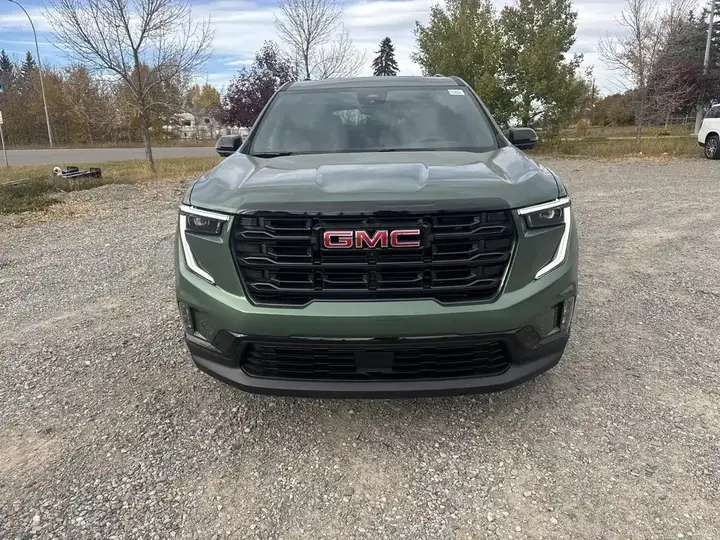 GMC Acadia 2027 photo 3