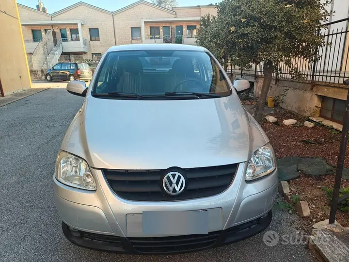 Volkswagen Fox 2009 photo 2
