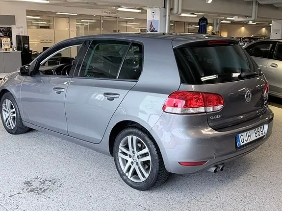 Volkswagen Golf 2010 photo 4